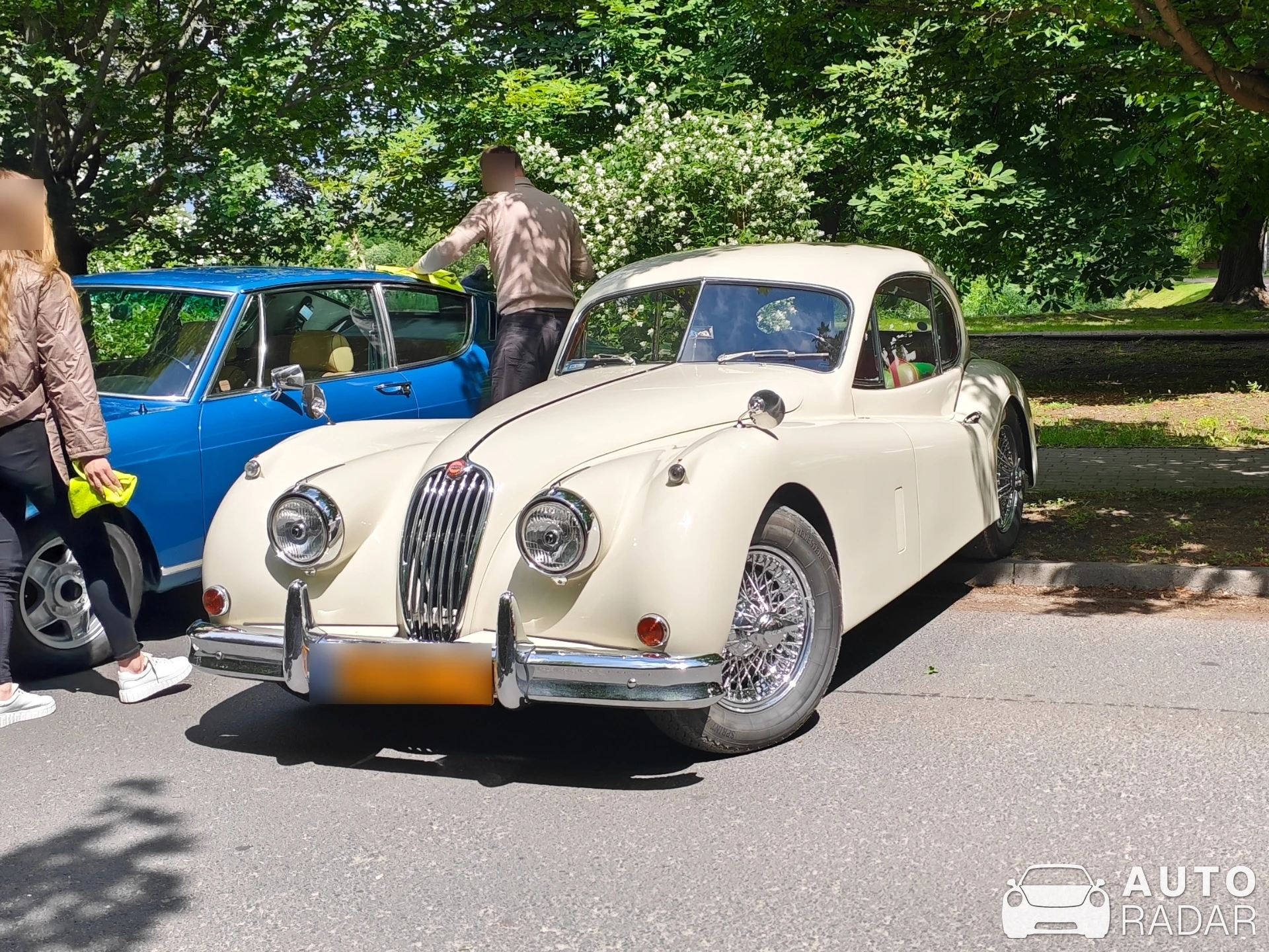 Jaguar XK140 spotted in Warszawa