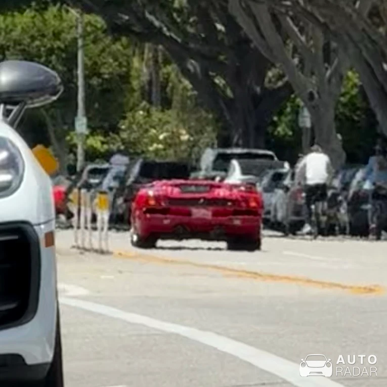 Lamborghini Diablo VT spotted in Beverly Hills