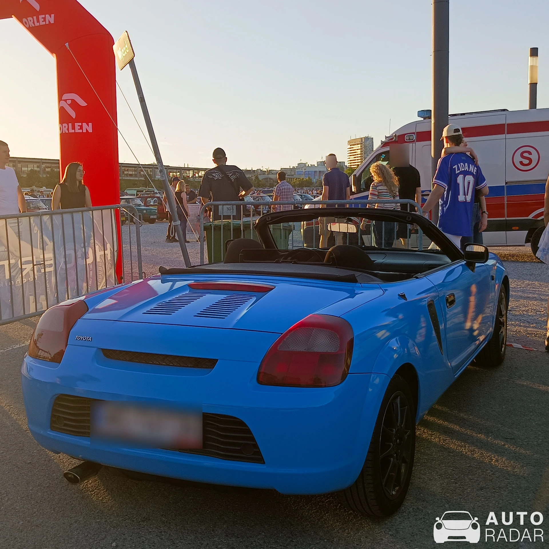 Toyota MR2 Spyder spotted in Warszawa