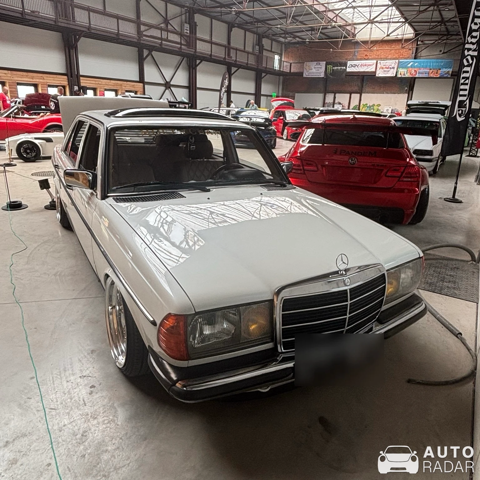 Mercedes-Benz 300E W123 spotted in Liptovský Mikuláš