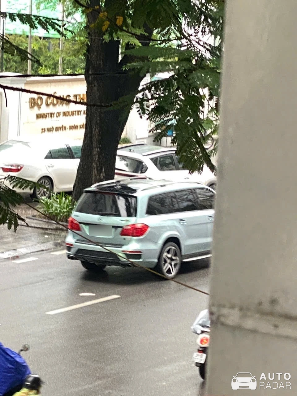 Mercedes-Benz GL 63 AMG X166 spotted in Hanoi