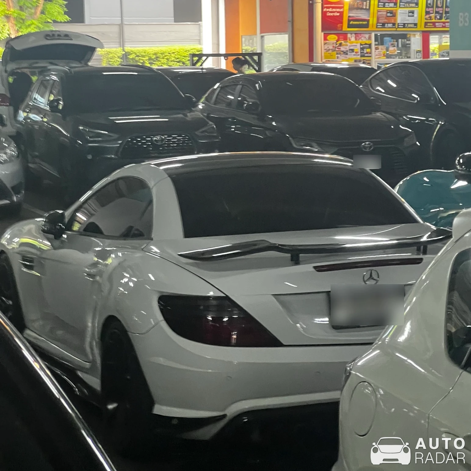 Mercedes-Benz SLK 55 AMG R172 spotted in Bangkok