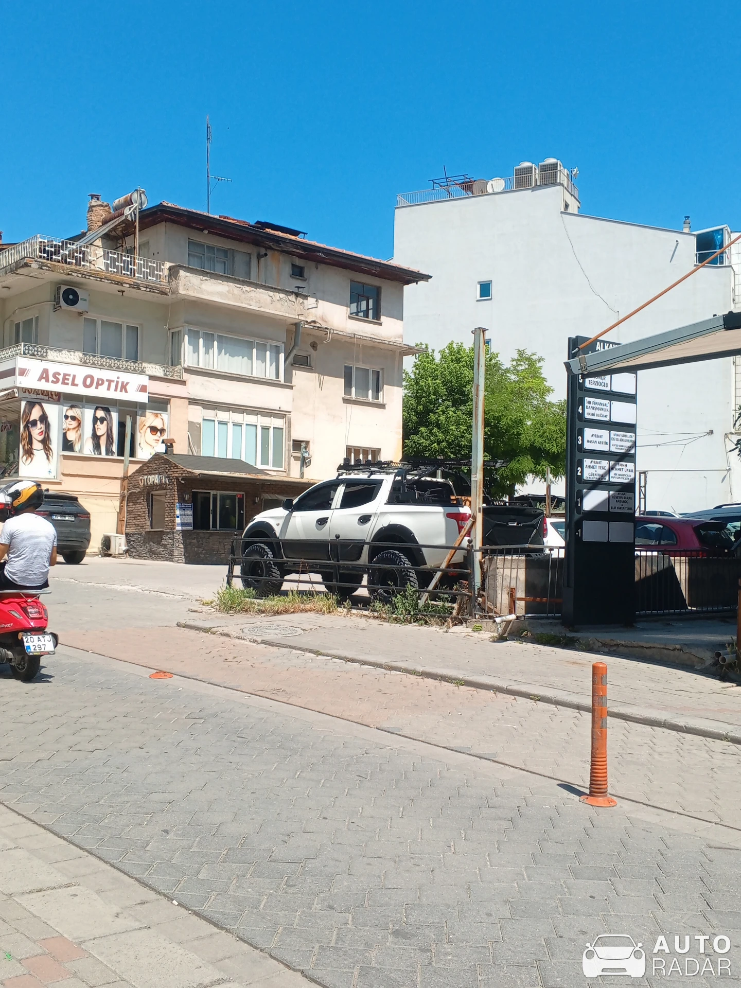 Mitsubishi L200 spotted in Merkezefendi