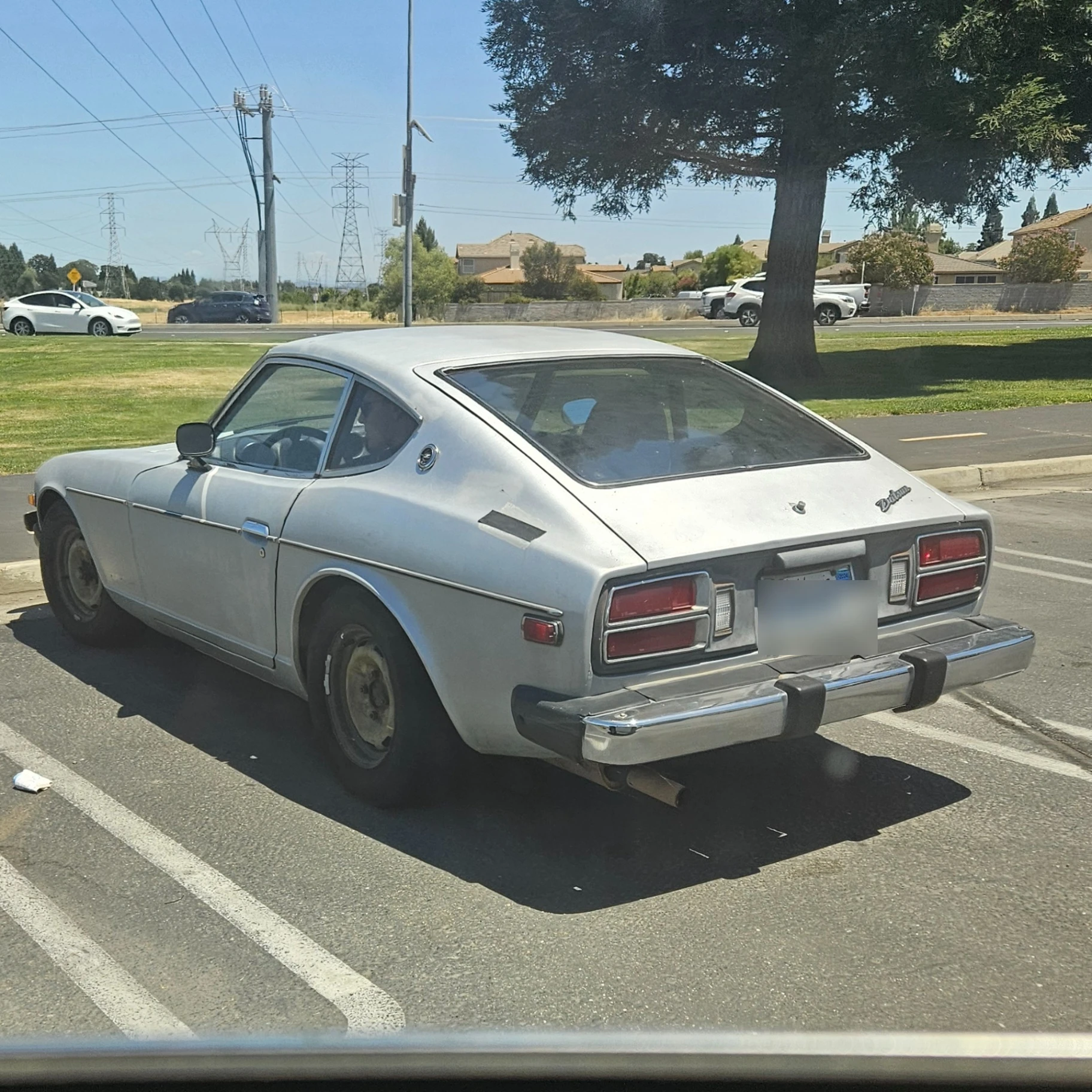 Datsun/Nissan 240Z spotted in Roseville, United States
