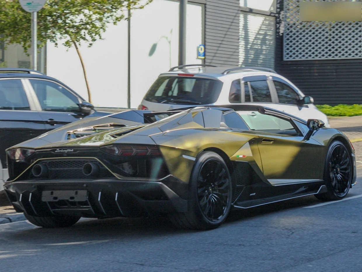 Lamborghini  Aventador ultimae Roadster spotted in Curitiba, Brasil