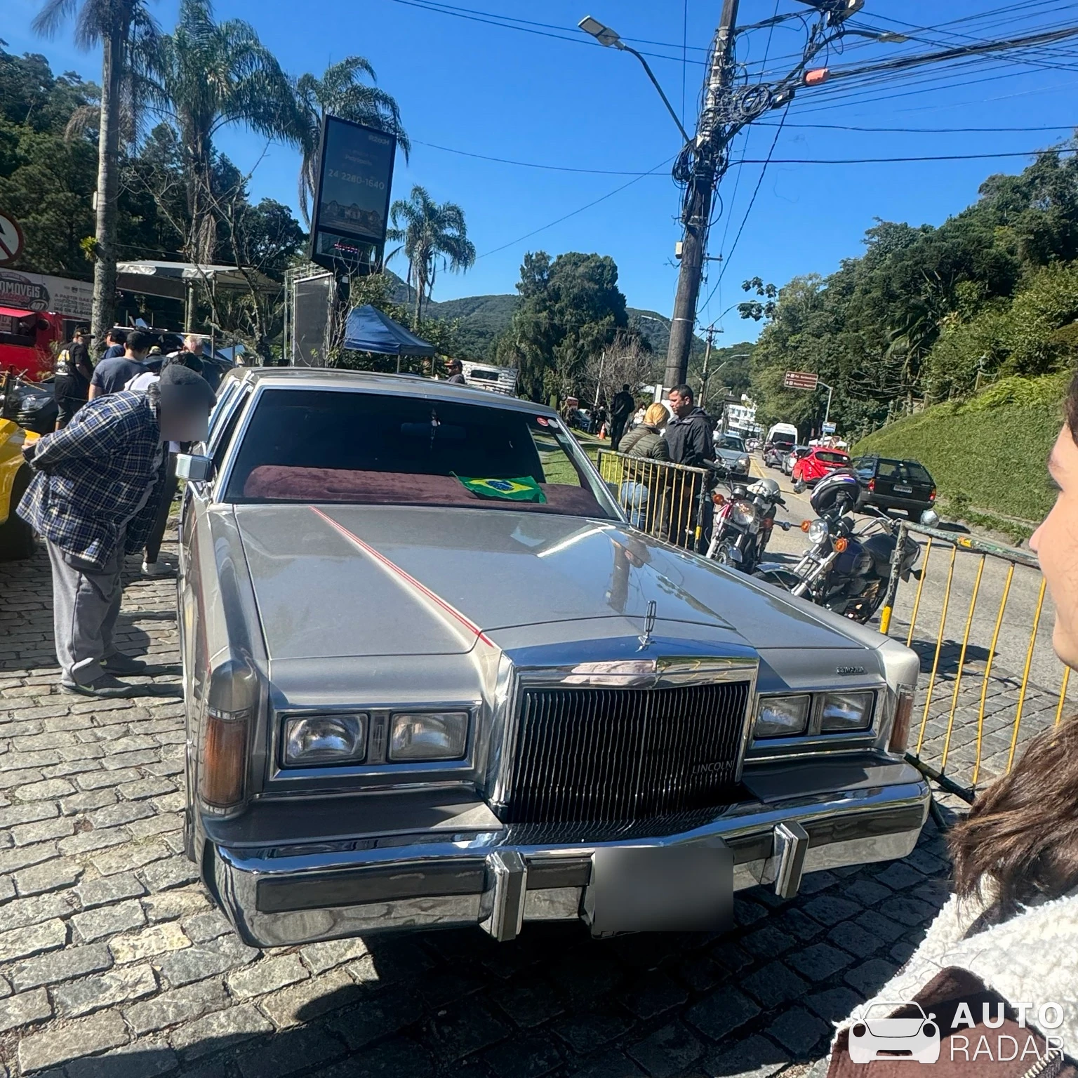 Lincoln Town Car spotted in Petrópolis