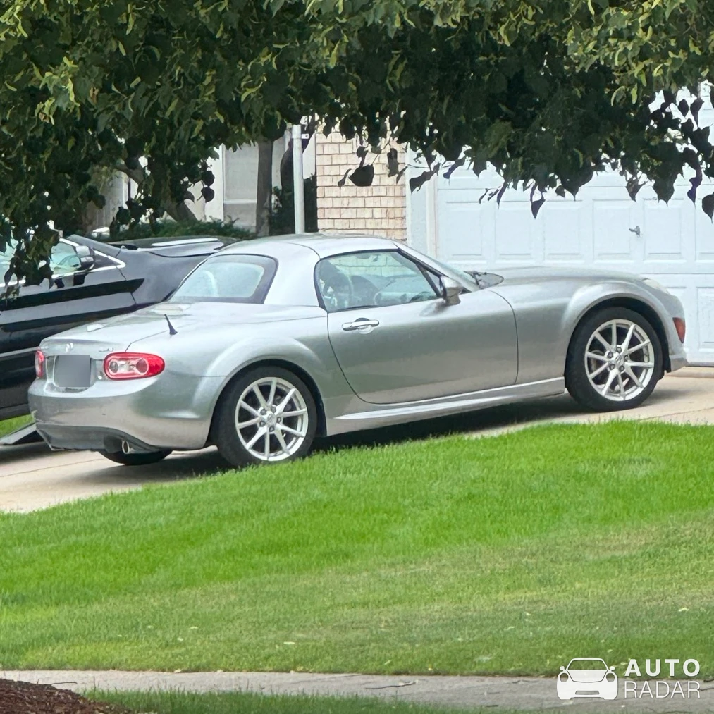 Mazda MX-5 NC PRHT spotted in Homer Glen