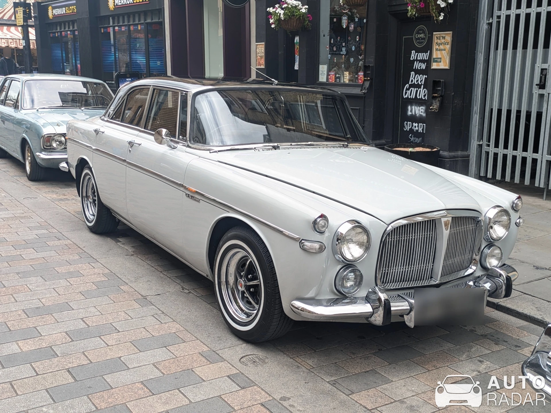 Rover P5 spotted in London
