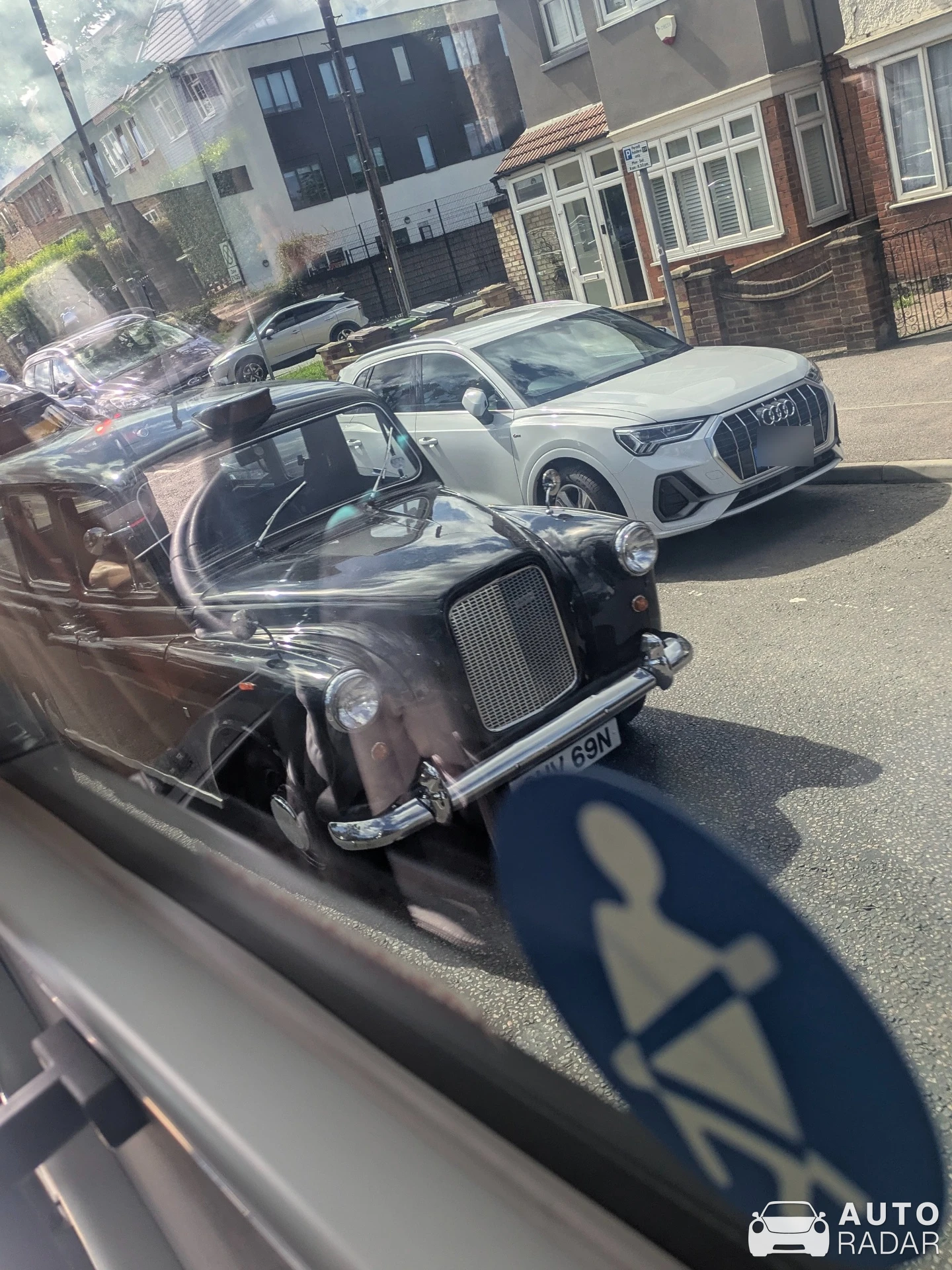 Austin FX4 spotted in London