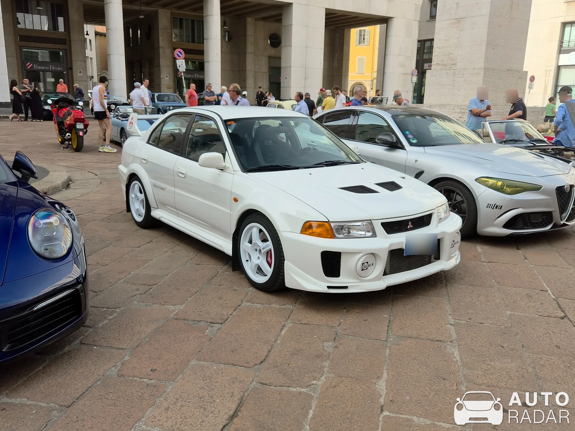 Mitsubishi Lancer Evolution V spotted in Milano