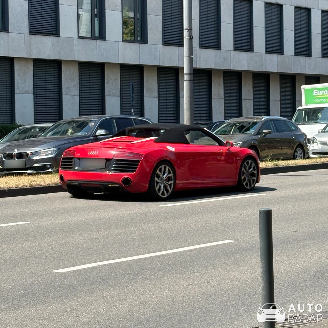 Audi R8 V8 Spyder spotted in Köln