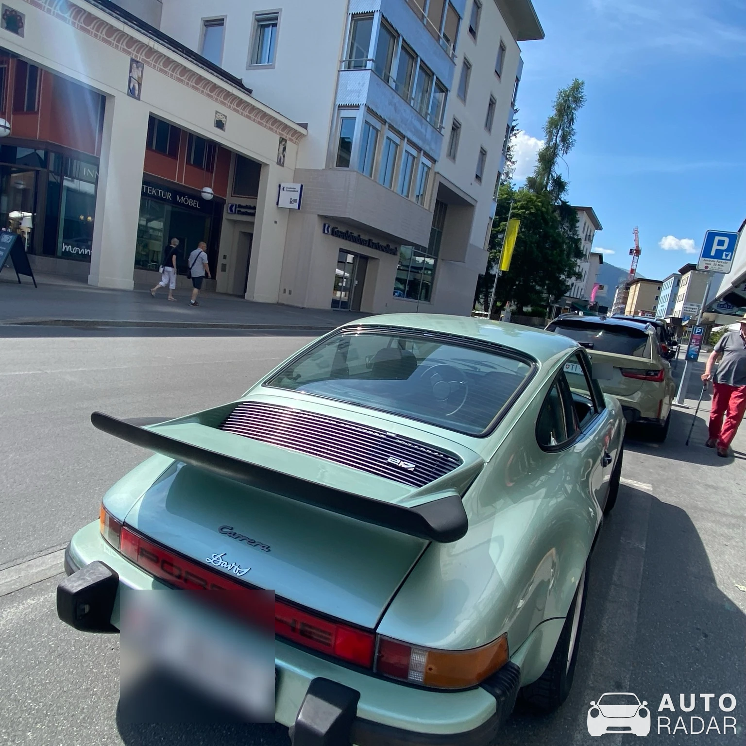 Porsche 911 Turbo 3.3 spotted in Davos Platz
