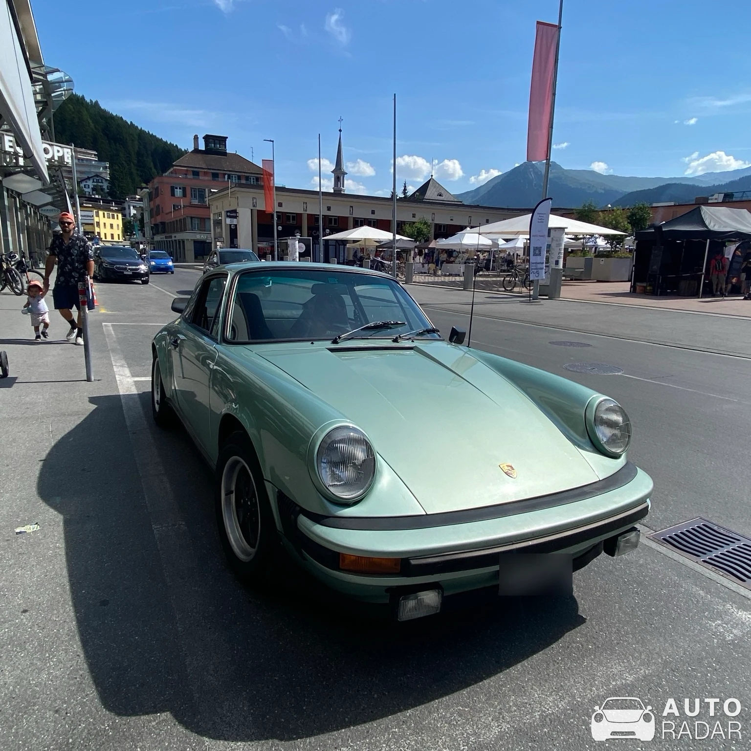 Porsche 911 Turbo 3.3 spotted in Davos Platz, Schweiz