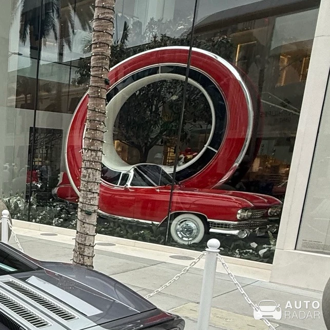 Cadillac Series 62 spotted in Beverly Hills