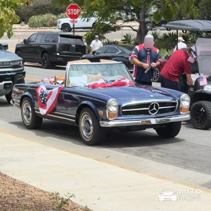 Mercedes-Benz 280SL W113 spotted in Rancho Santa Fe