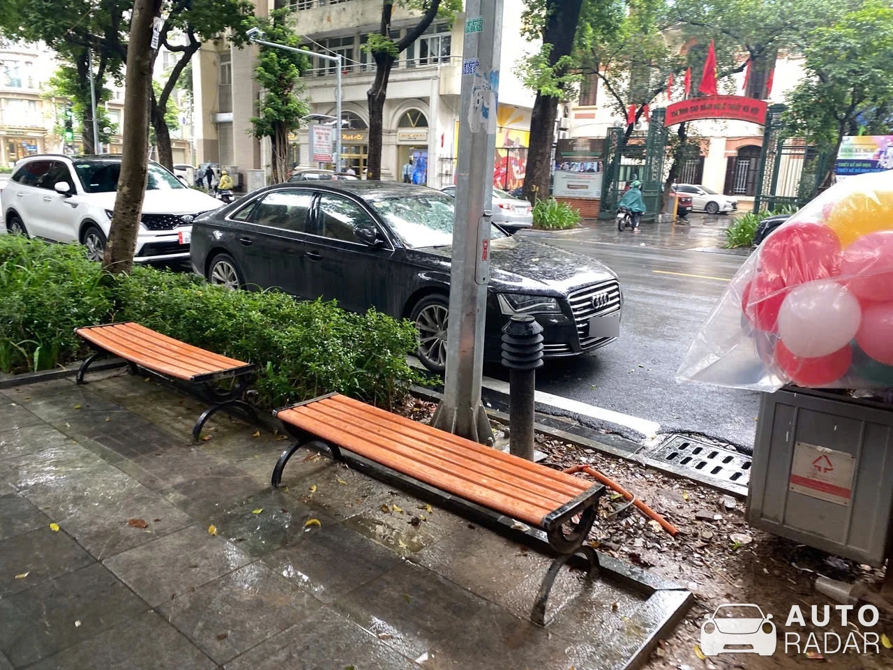 Audi A8 spotted in Hanoi