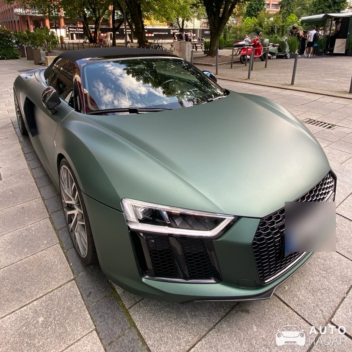 Audi R8 V10 Spyder spotted in Hamburg