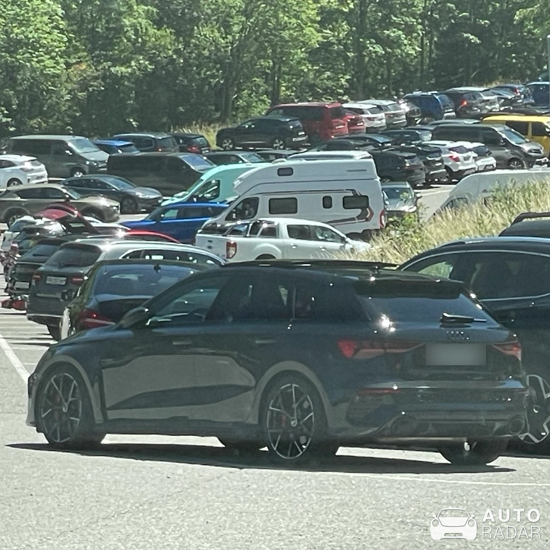 Audi RS4 Avant B9 spotted in La Tour-de-Peilz