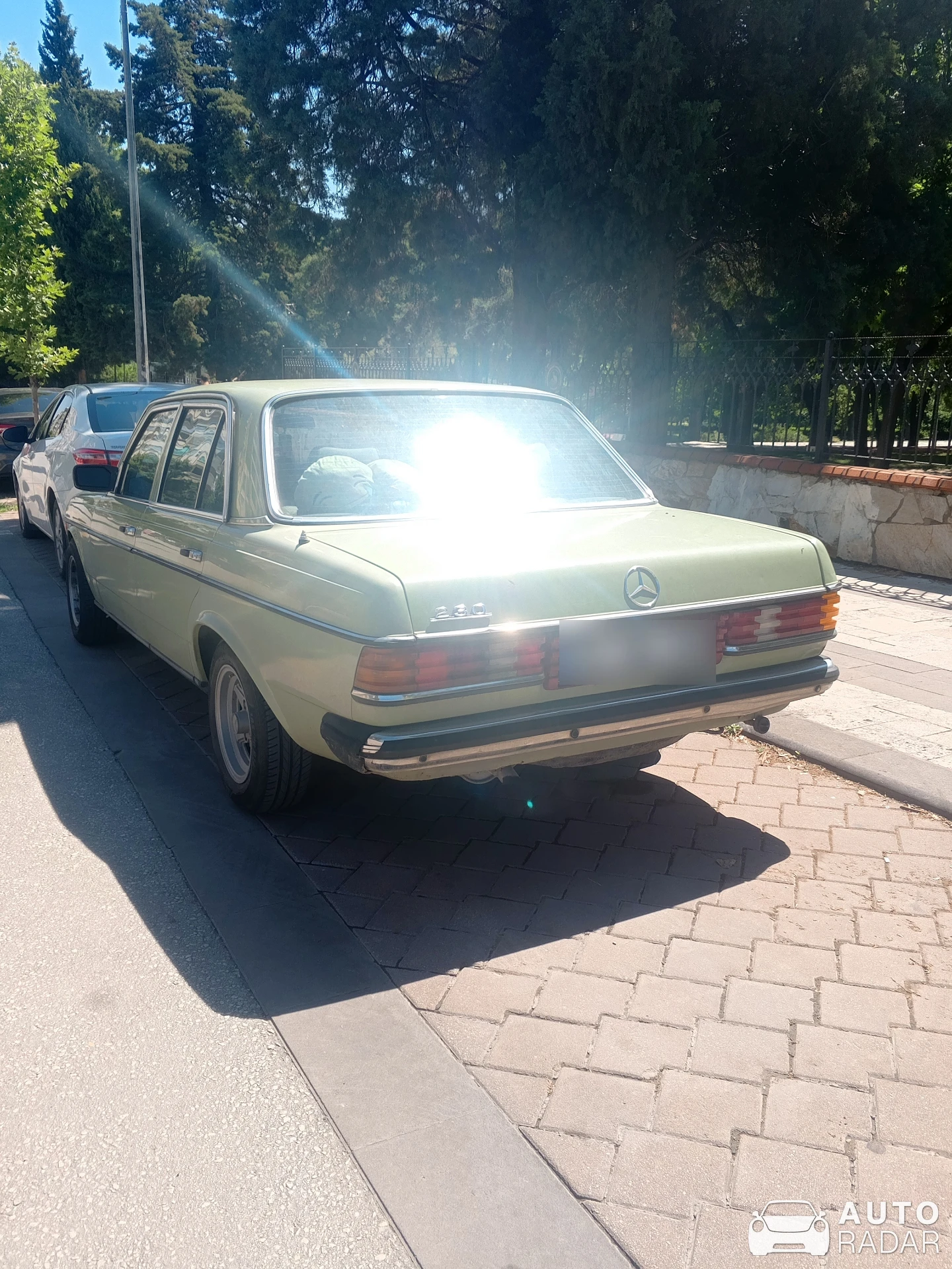 Mercedes-Benz 230E W123 spotted in Pamukkale, Türkiye