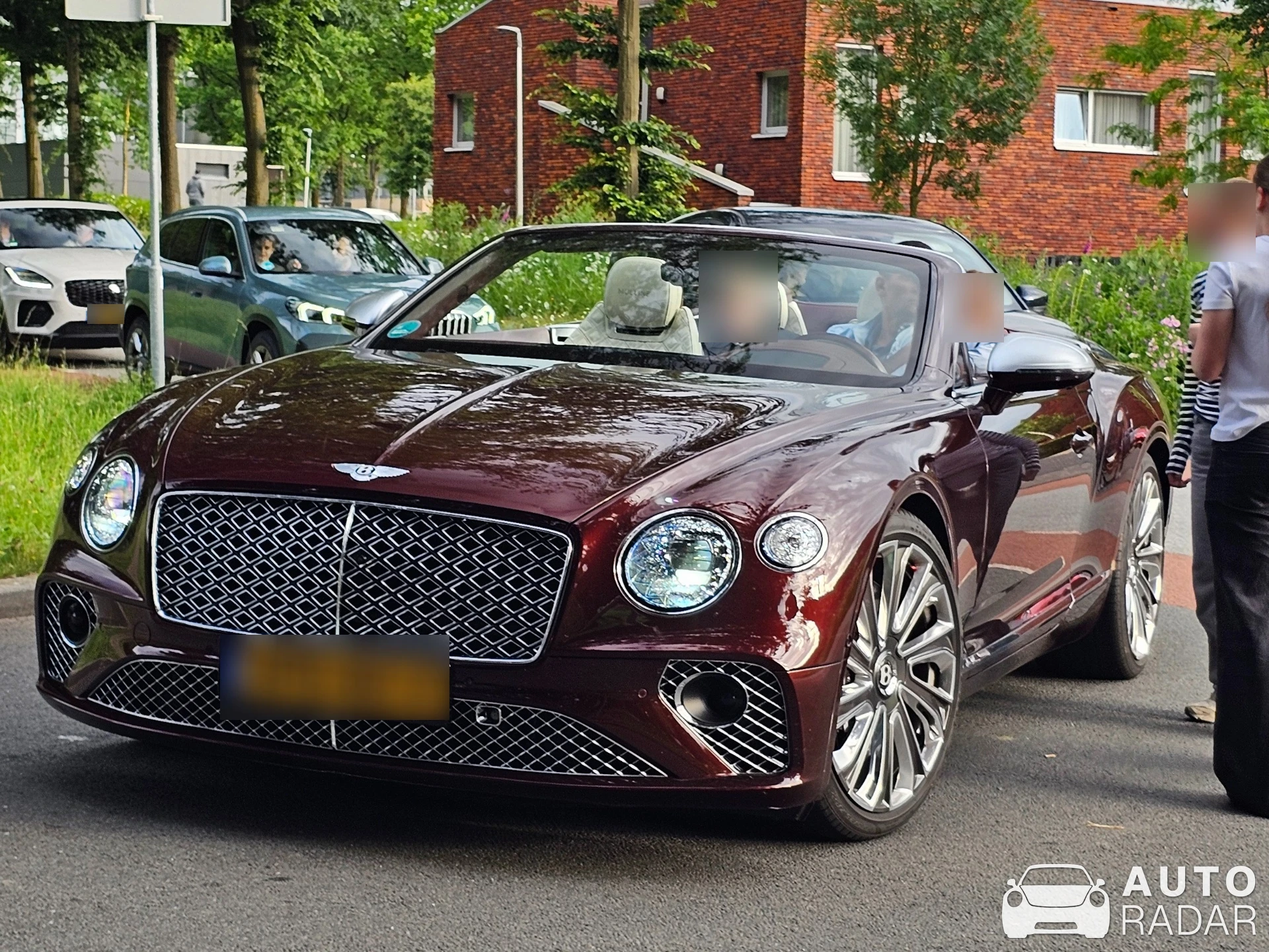 Bentley Continental GTC V8 2020 Mulliner spotted in Heerlen