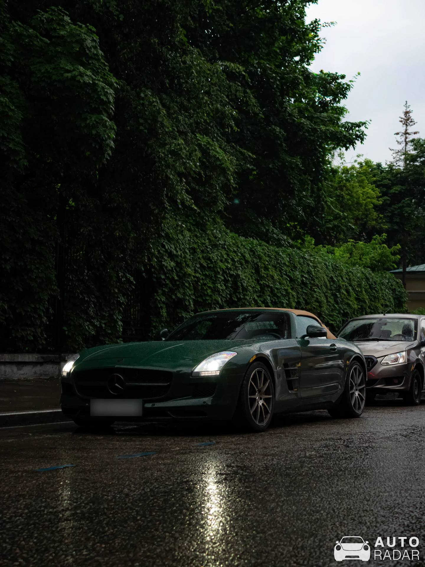 Mercedes-Benz SLS AMG Roadster spotted in Moscow