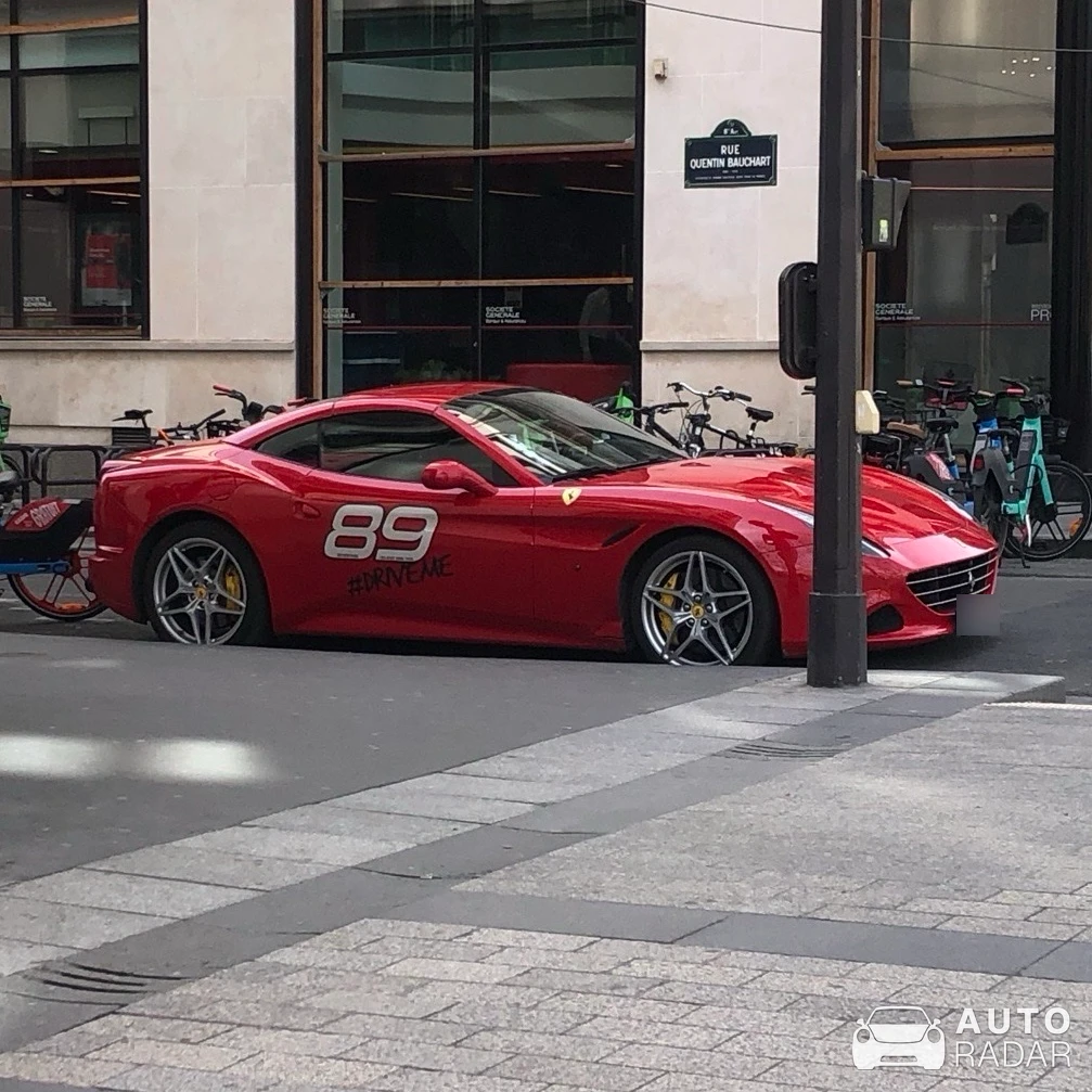 Ferrari California T spotted in Levallois-Perret