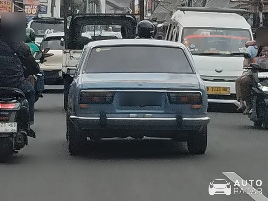 Toyota Corolla E80 spotted in Tangerang Selatan
