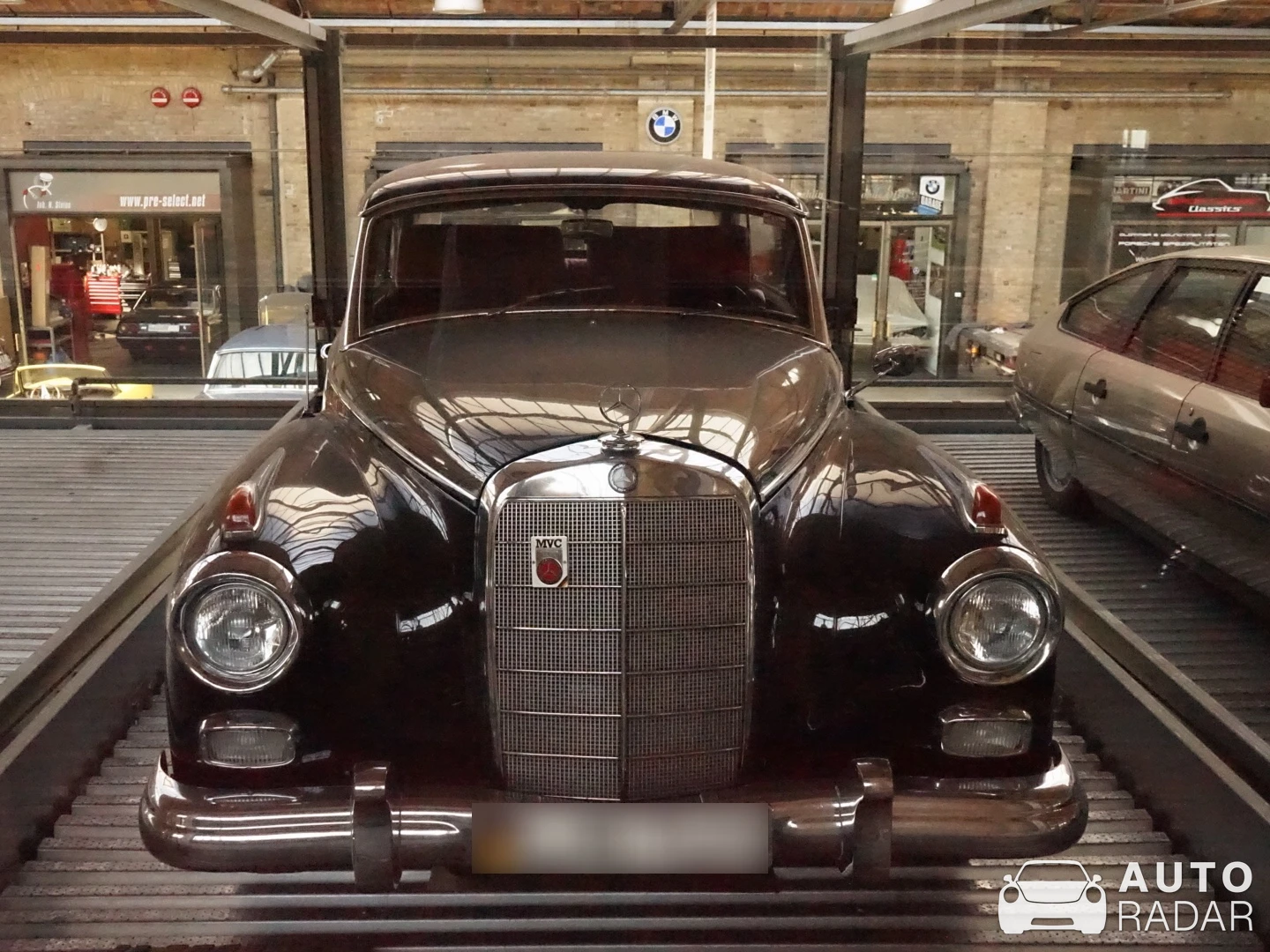 Mercedes-Benz 300 Adenauer spotted in Berliini