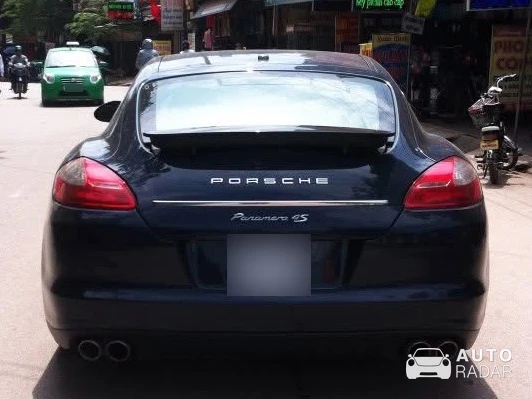 Porsche 970 Panamera 4S spotted in Tích Lương