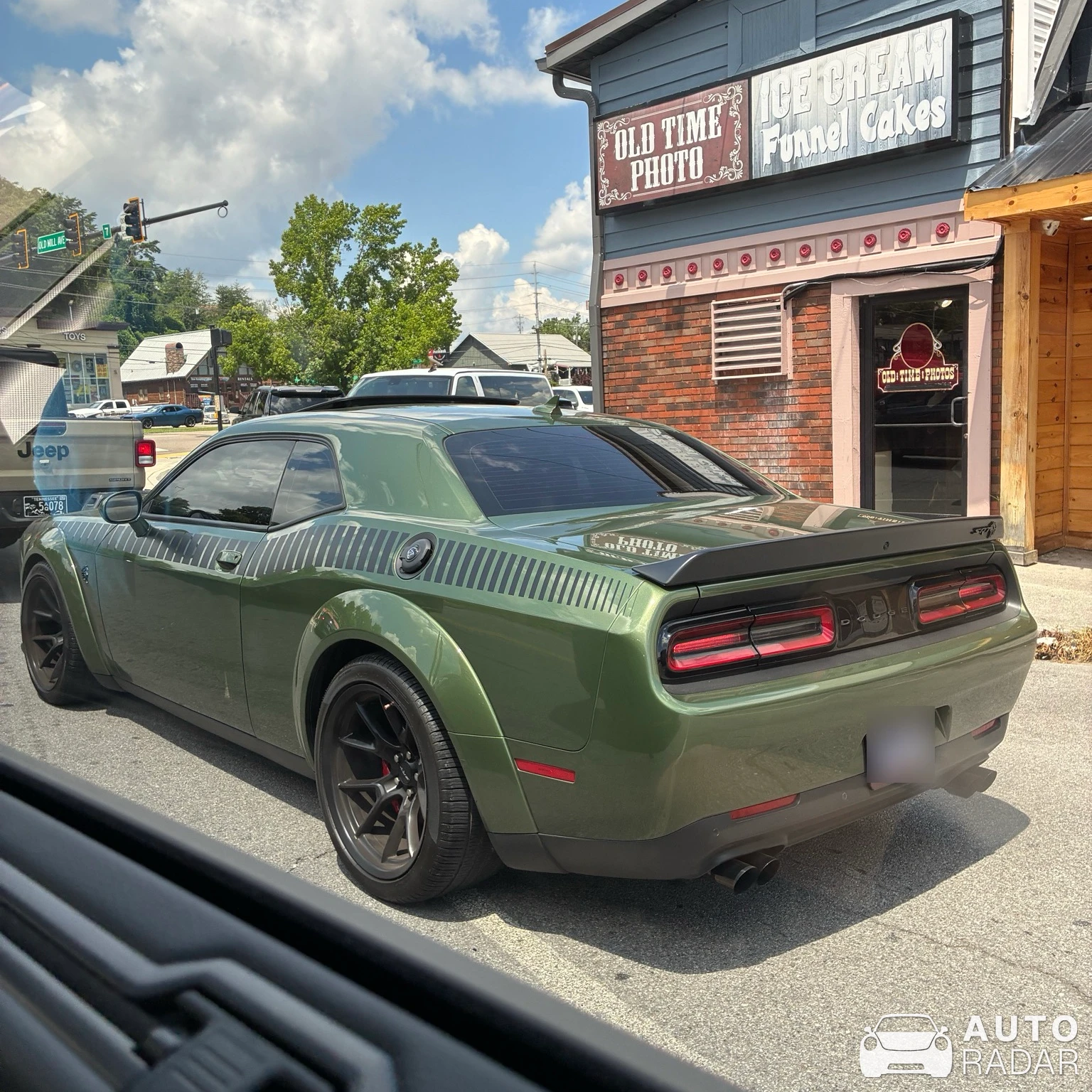Dodge Challenger SRT Hellcat Widebody spotted in Gatlinburg