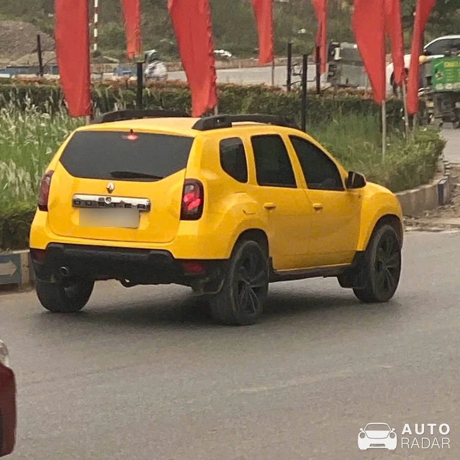 Renault Duster spotted in Vĩnh Phúc