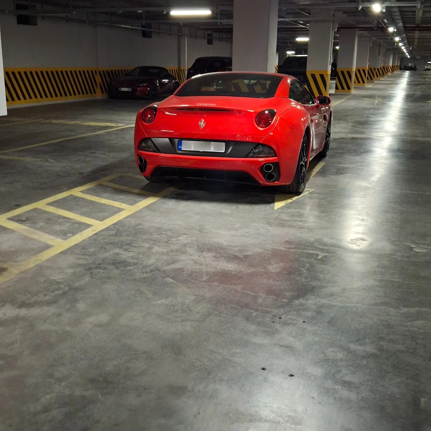 Ferrari California spotted in Bakırköy, Türkiye