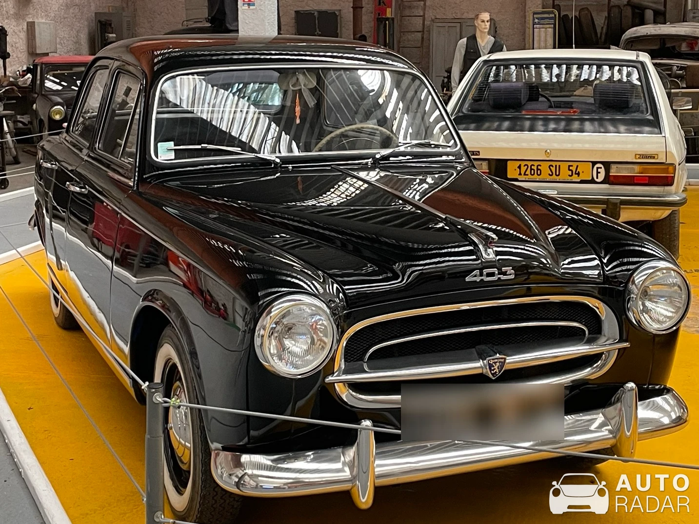 Peugeot 403 spotted in Bois-de-Haye