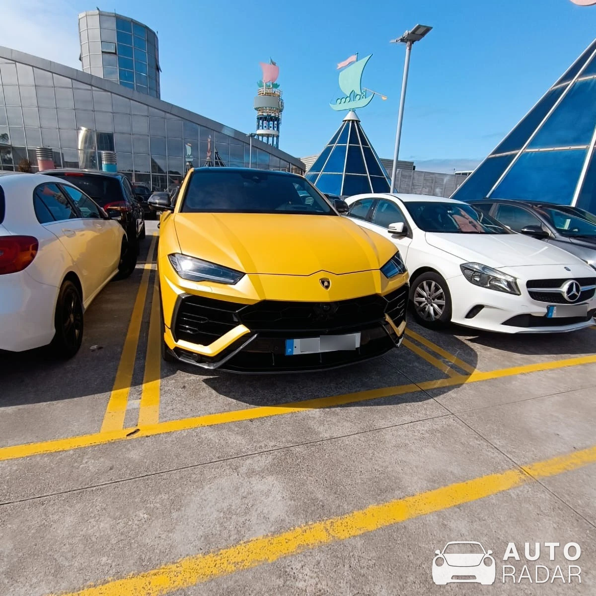 Lamborghini Urus spotted in Vila Nova de Gaia, Portugal