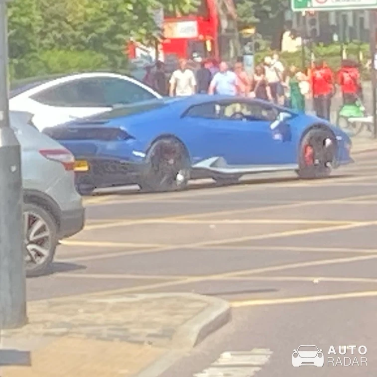 Lamborghini Huracán LP610-4 spotted in London