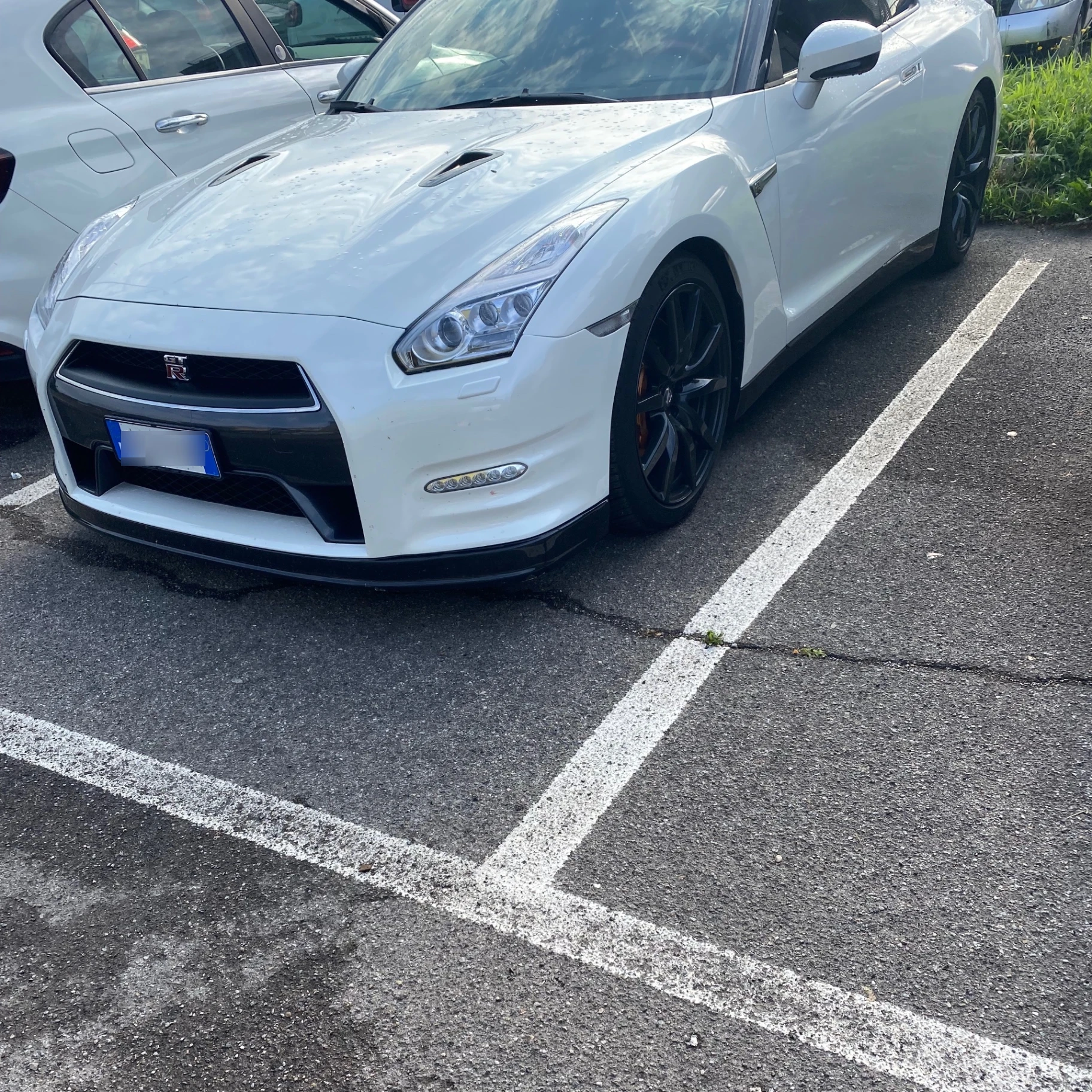 Nissan GT-R R35 spotted in Garbagnate Milanese, Italy