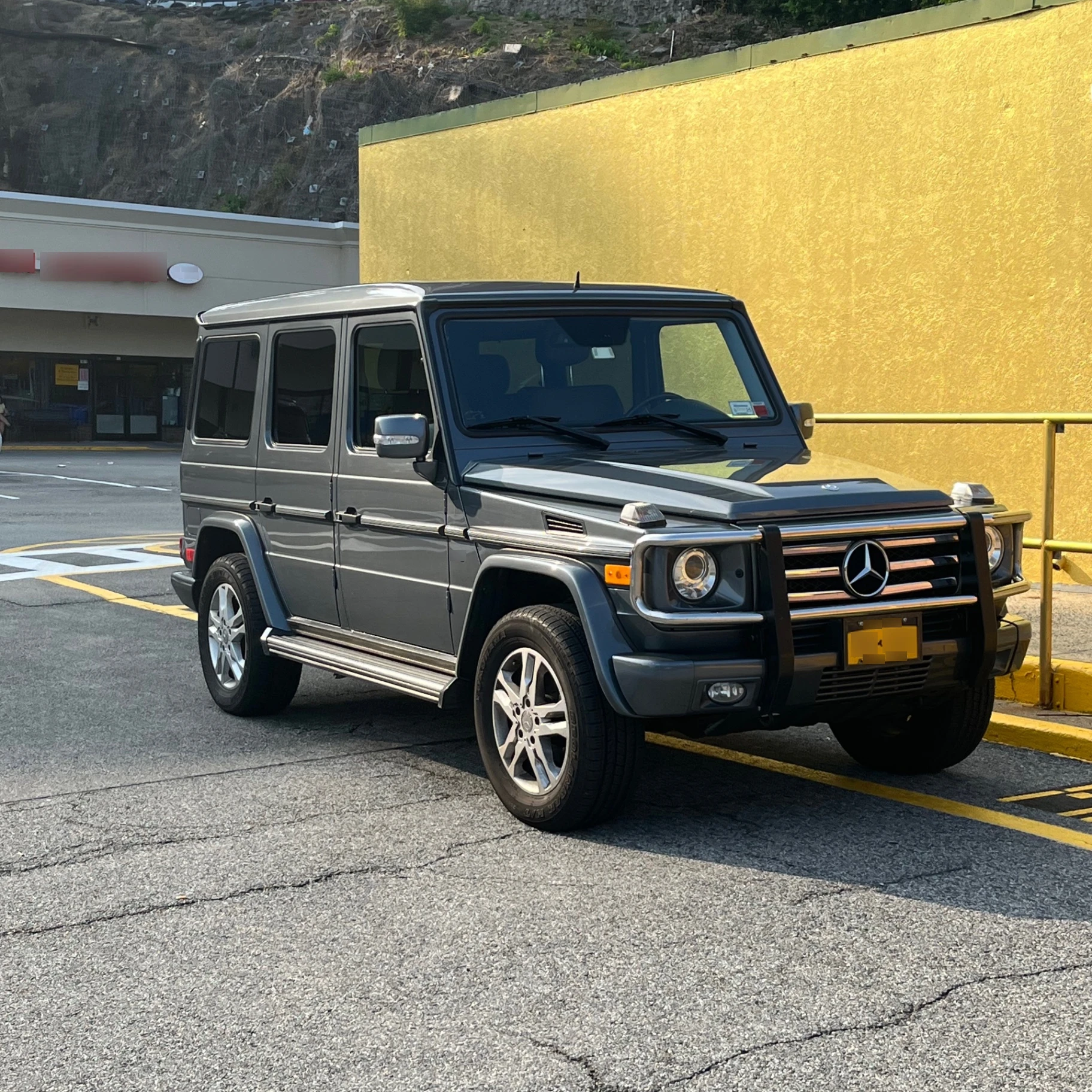 Mercedes-Benz G-Klasse spotted in Yonkers, United States