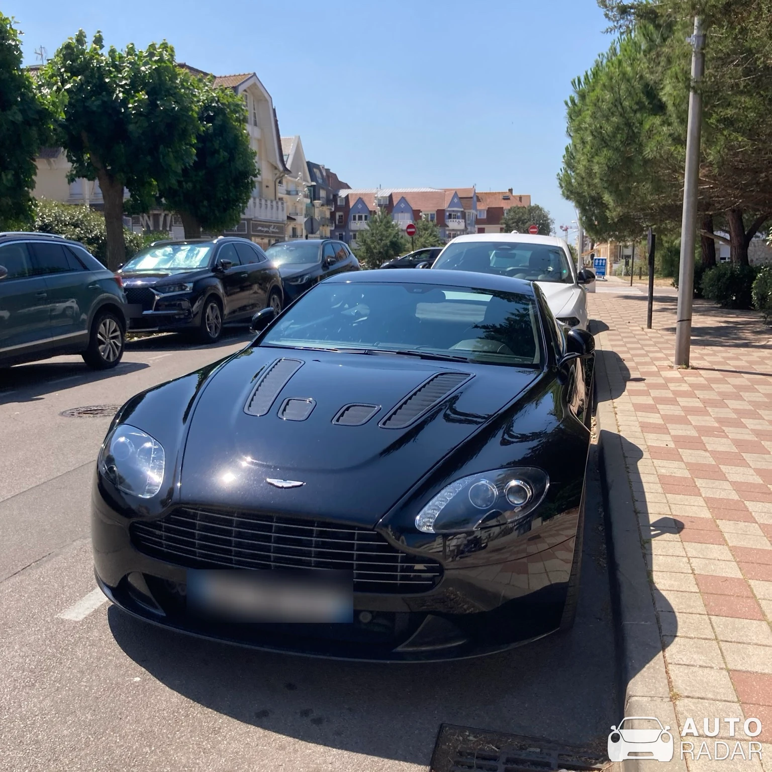 Aston Martin V8 Vantage spotted in Le Touquet-Paris-Plage