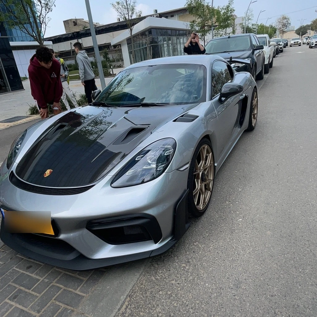 Porsche 718 Cayman GT4 RS spotted in Herzliya, Israel