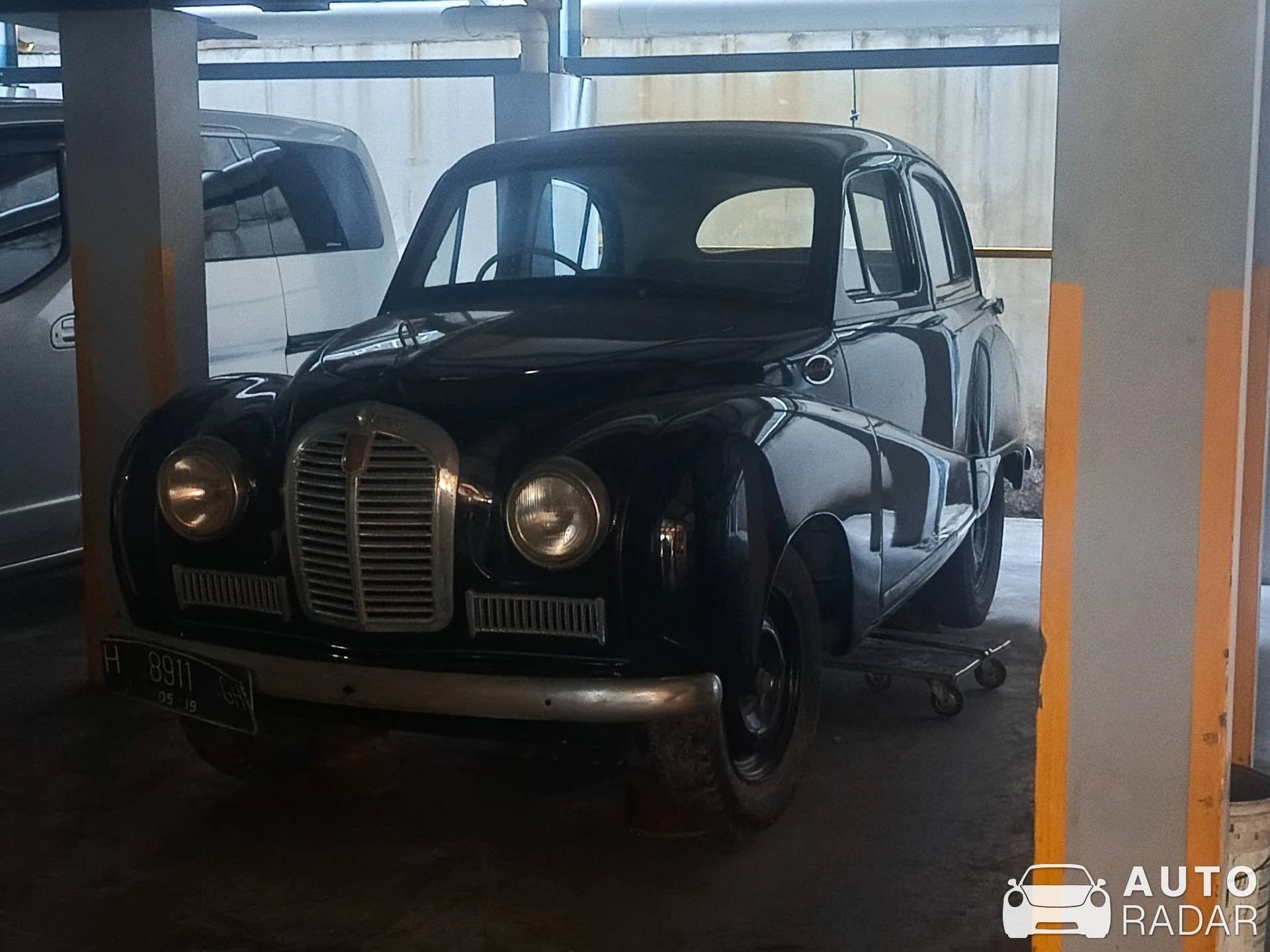 Austin A40 spotted in Semarang