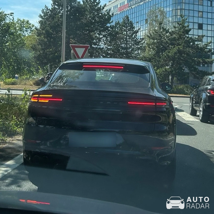 Porsche Cayenne Coupé spotted in Viry-Châtillon