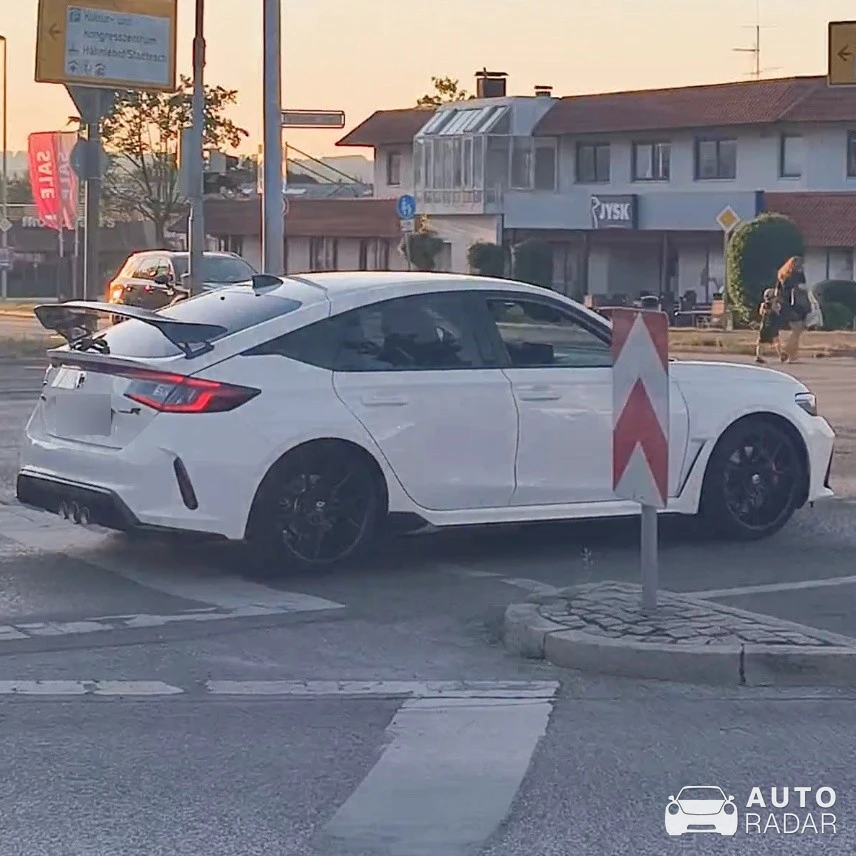 Honda Civic Type R-GT spotted in Friedrichshafen