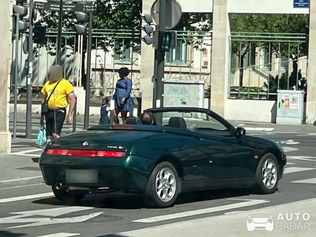Alfa Romeo GTV 916 Spider spotted in Nancy