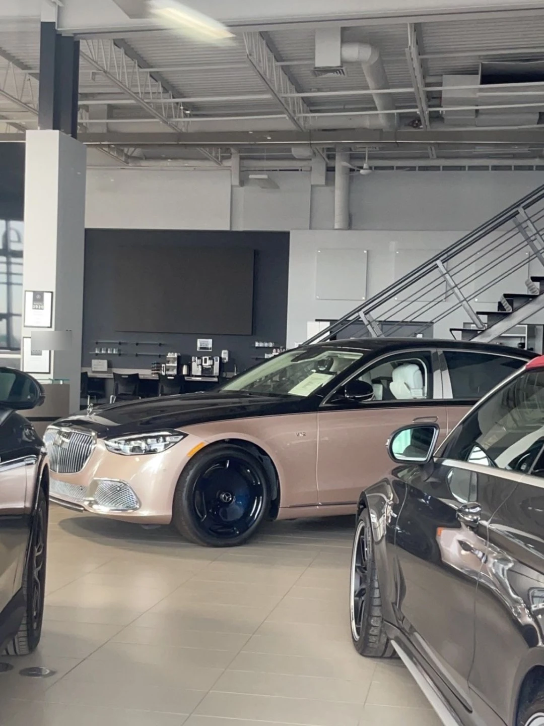 Mercedes-Maybach S 600 spotted in Québec, Canada