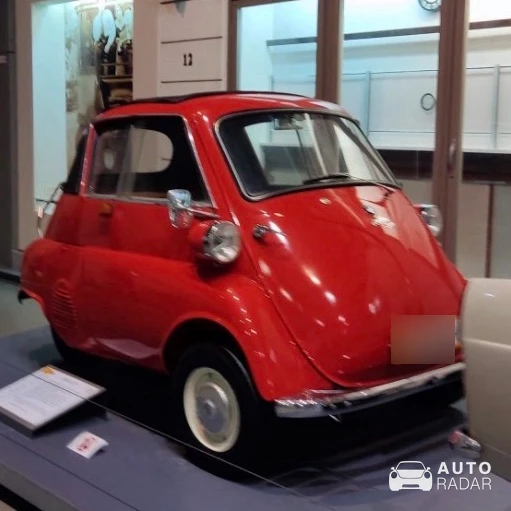 BMW Isetta 300 spotted in Oraiokastro