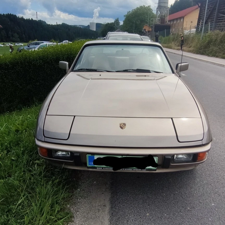 Porsche 924 spotted in Velenje, Slovenija