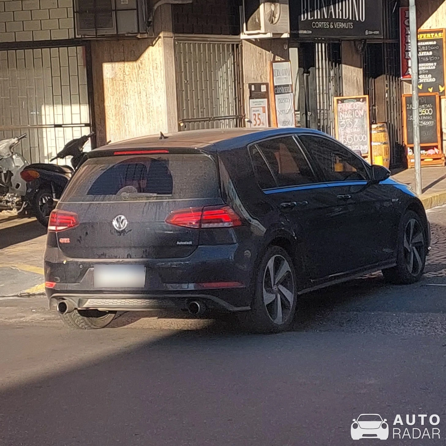 Volkswagen Golf GTI spotted in San Nicolás de los Arroyos, Argentina