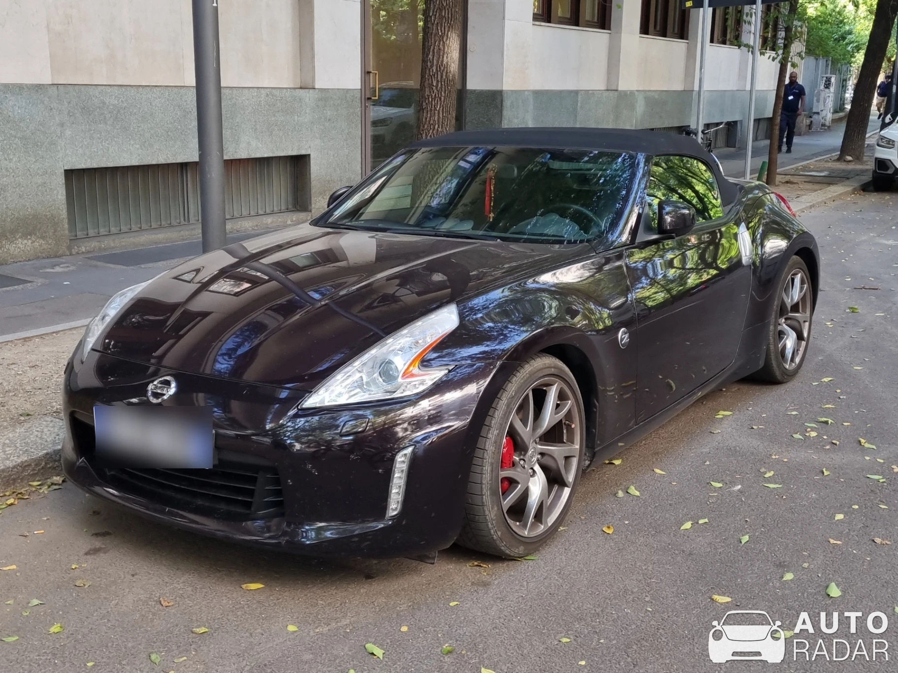 Nissan 370Z Roadster spotted in Milano, Italy