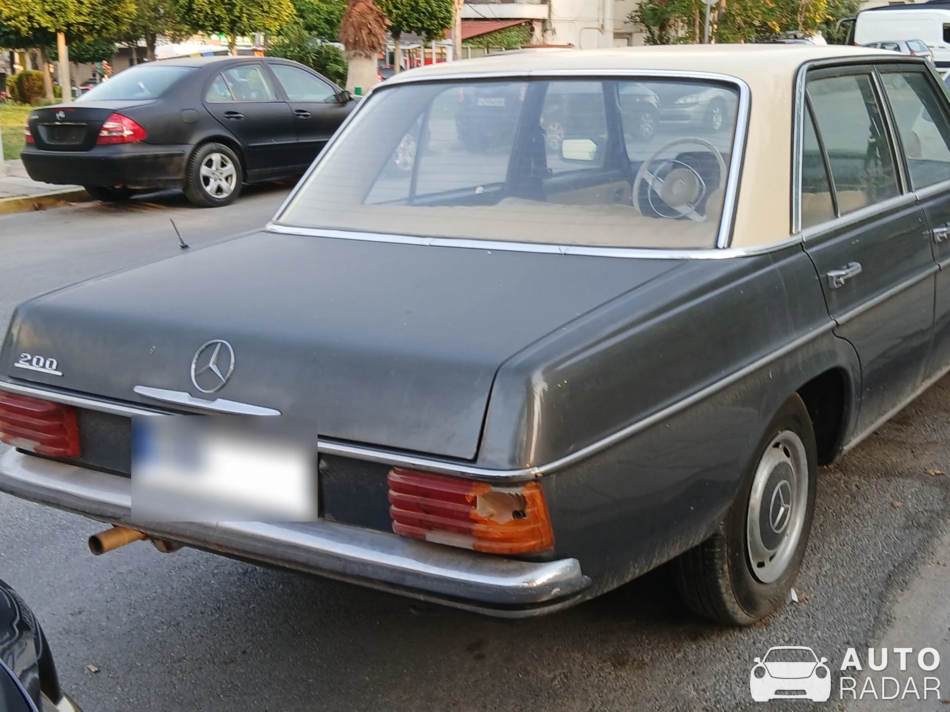 Mercedes-Benz 200 spotted in Peristeri