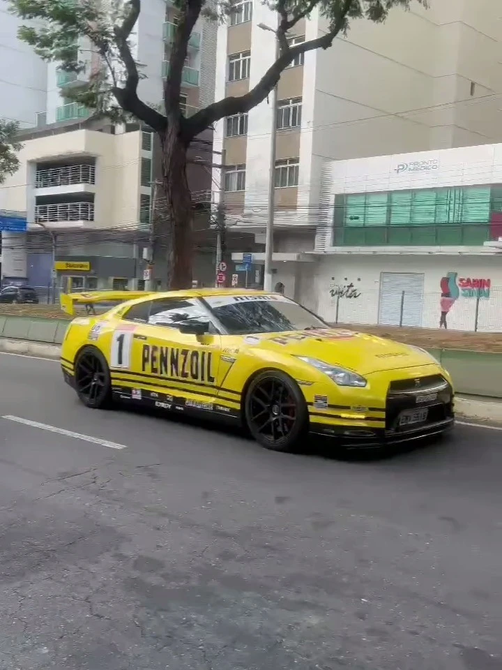 Nissan GT-R R35 spotted in Centro, Brazil